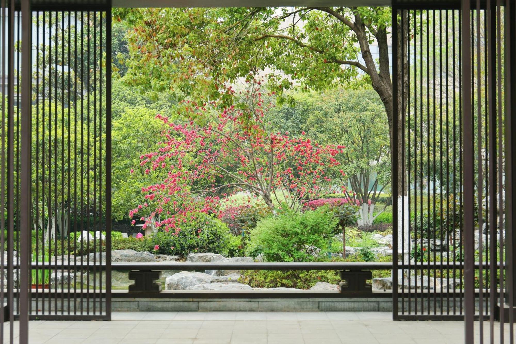 Holiday Inn Zhengzhou Zhongzhou By Ihg Exterior photo